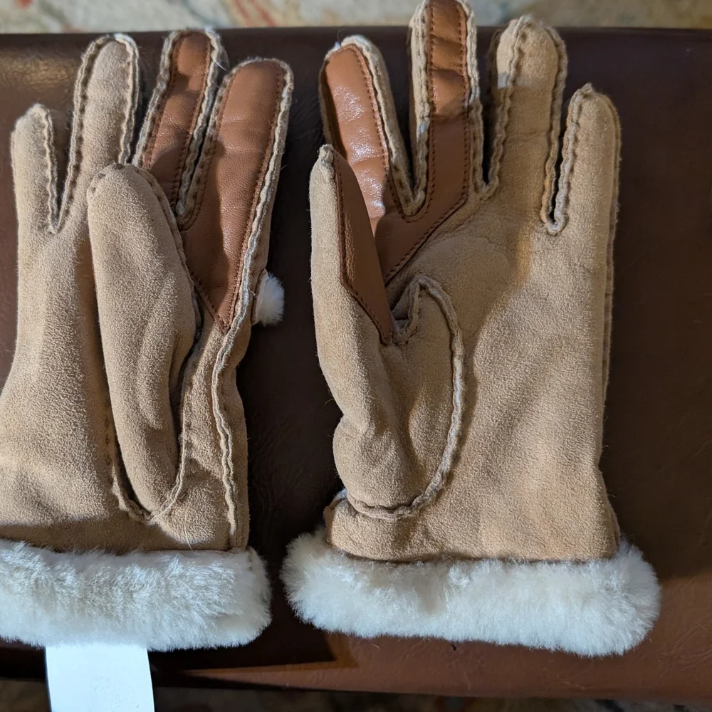 UGG Chestnut Shearling Trim Suede Gloves